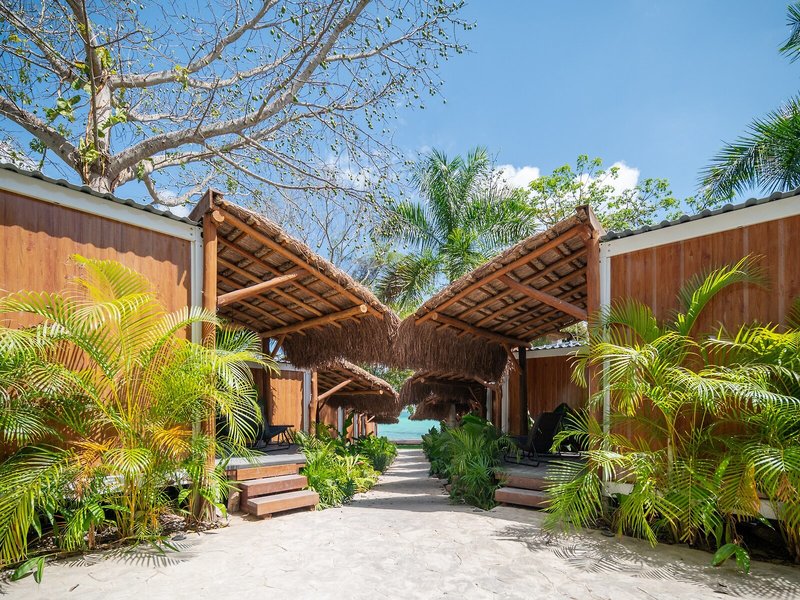 Casa Aakal Lagoon Front 3