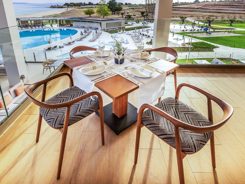 Ammoa Luxury Hotel & Spa Resort 18