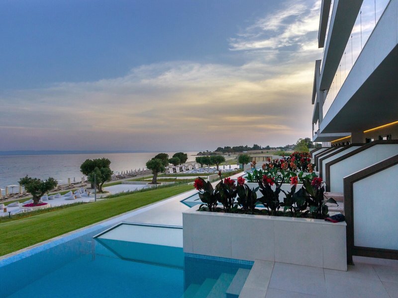 Ammoa Luxury Hotel & Spa Resort 37