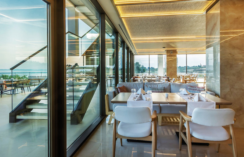 Ammoa Luxury Hotel & Spa Resort 8