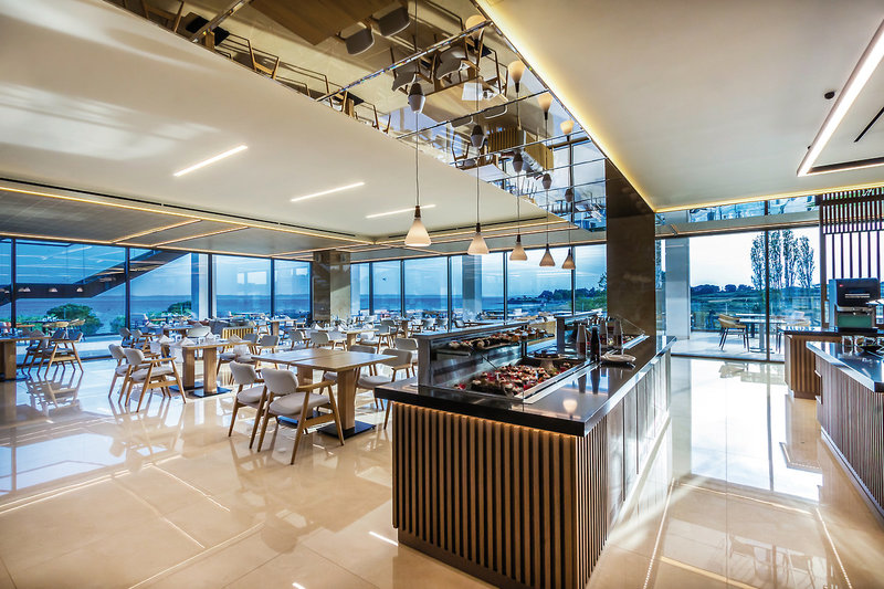 Ammoa Luxury Hotel & Spa Resort 9