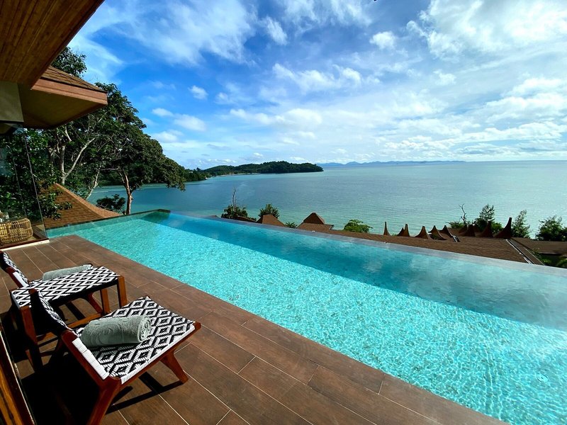 Sinae Phuket Luxury Hotel 11