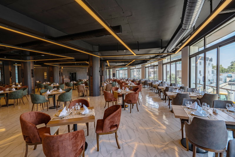 Novel Centre Point Hotel 5