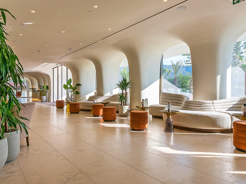 Isla Brown Corinthia 16