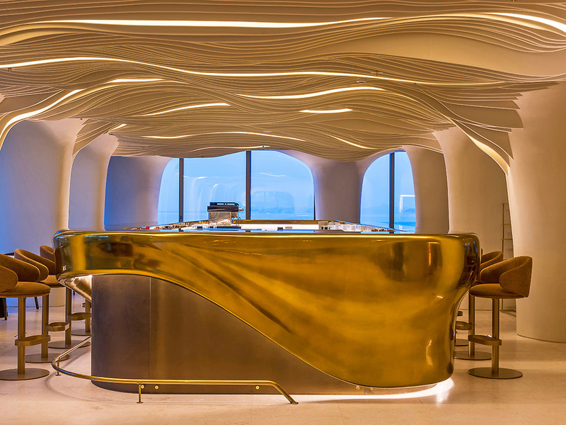 Isla Brown Corinthia 17