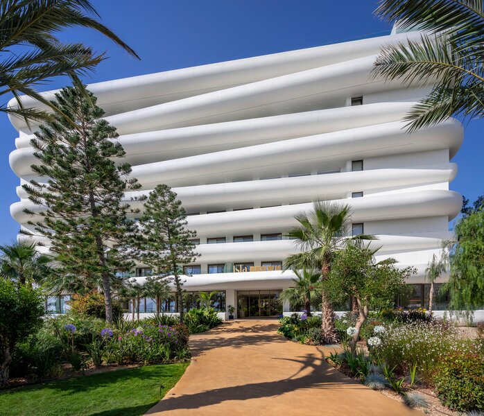 Isla Brown Corinthia 21