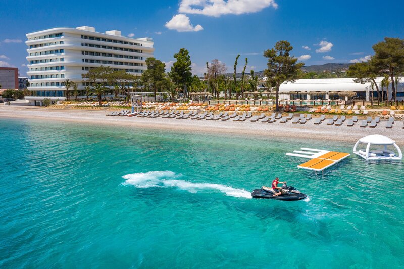 Isla Brown Corinthia 26