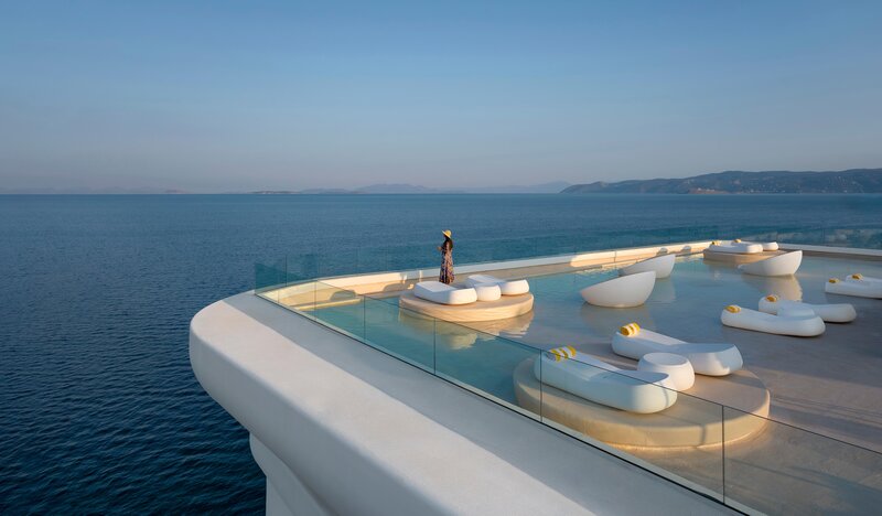 Isla Brown Corinthia 33