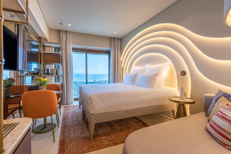 Isla Brown Corinthia 37