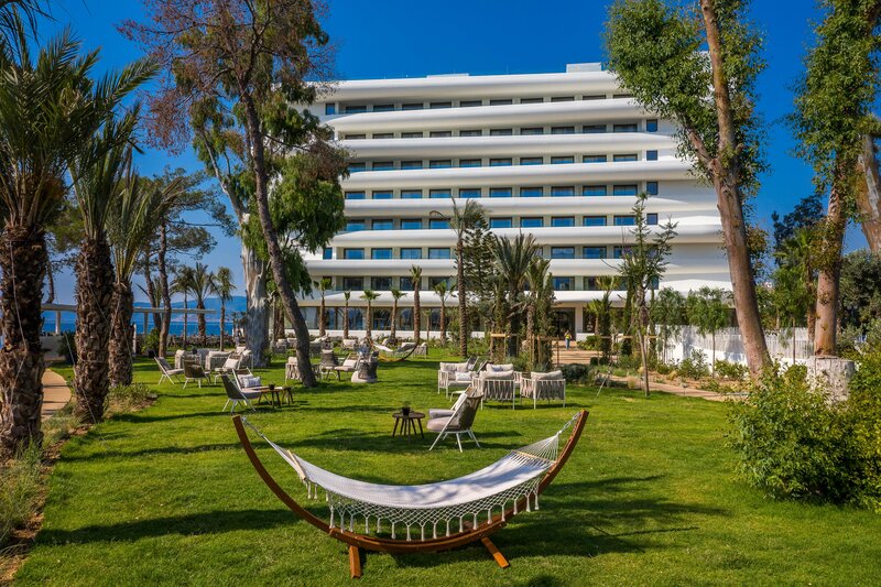 Isla Brown Corinthia 57