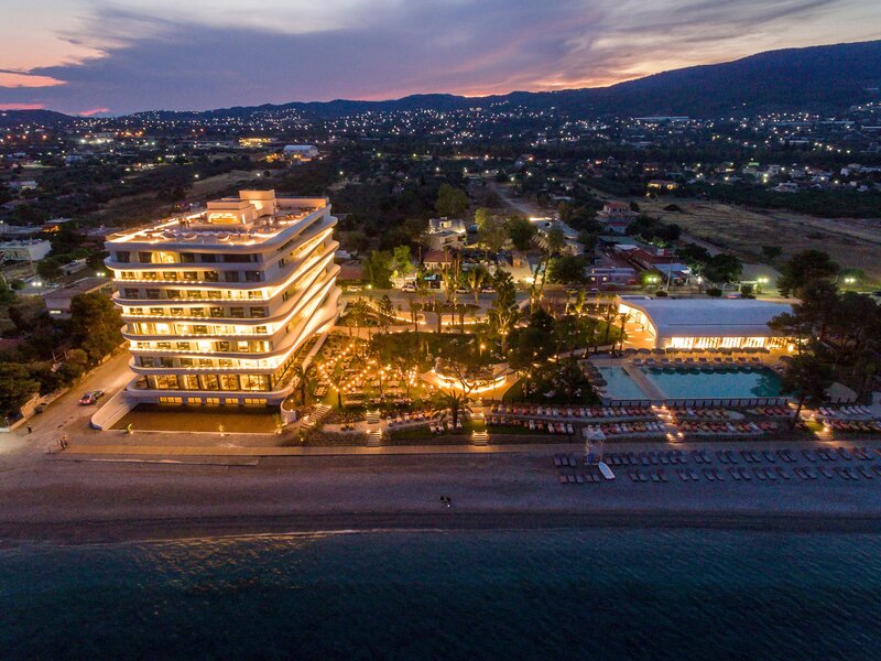 Isla Brown Corinthia 58