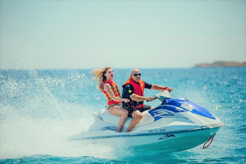 Isla Brown Corinthia 77