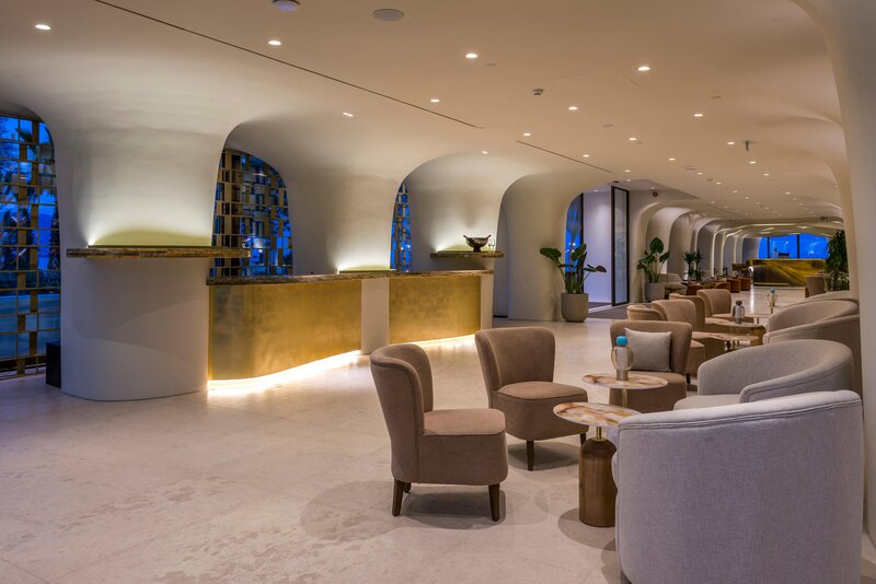 Isla Brown Corinthia 83