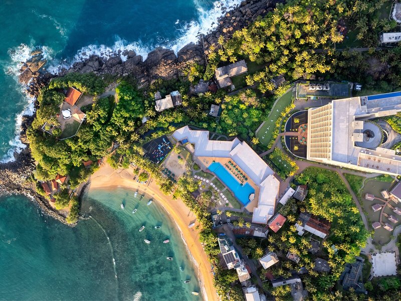 Araliya Beach Resort & Spa 6
