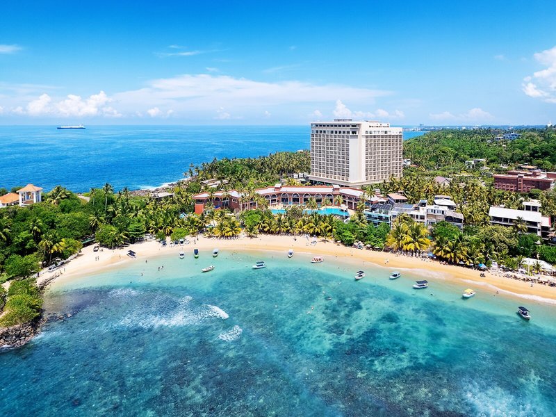 Araliya Beach Resort & Spa 7