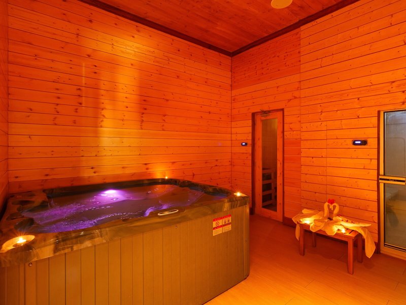 Araliya Beach Resort & Spa 8