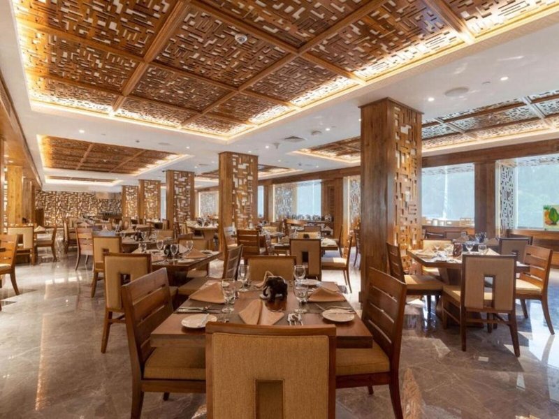 Araliya Beach Resort & Spa 17