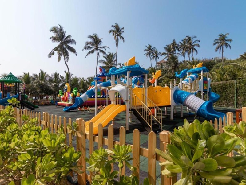 Araliya Beach Resort & Spa 25