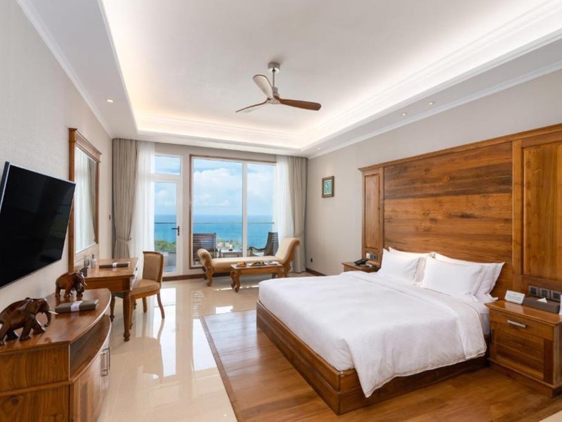 Araliya Beach Resort & Spa 30