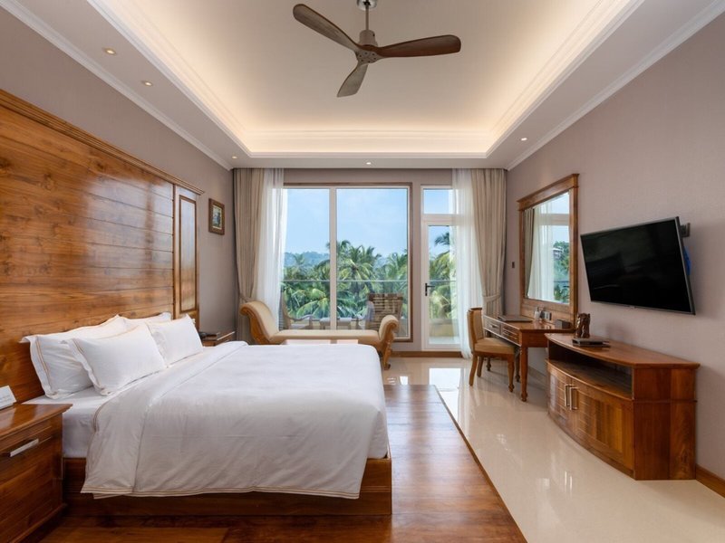 Araliya Beach Resort & Spa 35