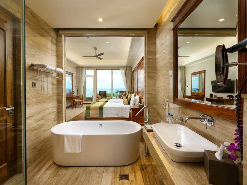 Araliya Beach Resort & Spa 44