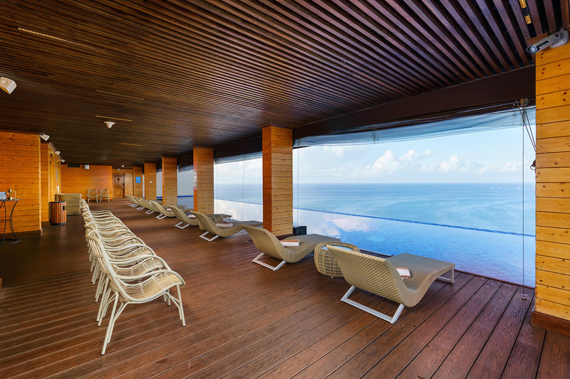 Araliya Beach Resort & Spa 10