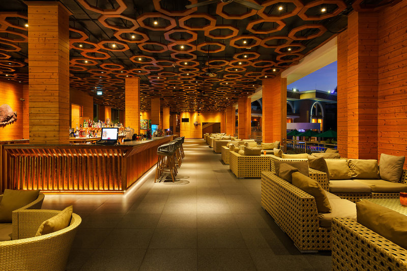 Araliya Beach Resort & Spa 12