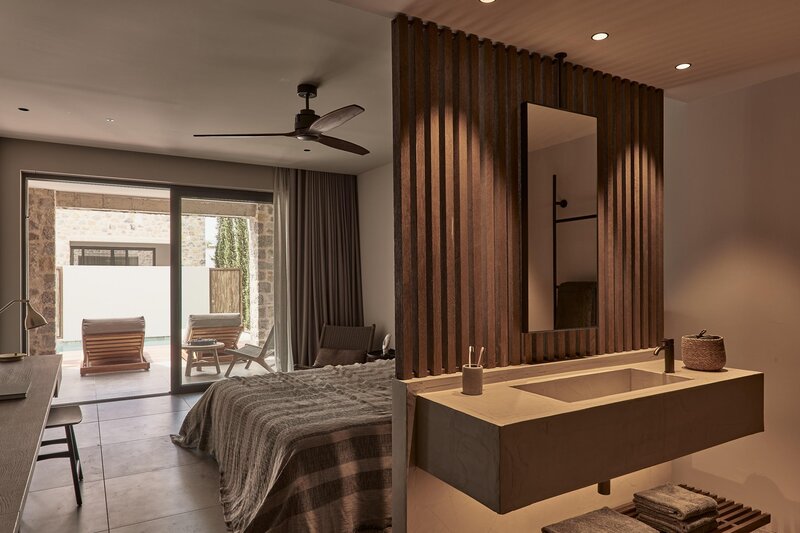Theros All Suite Hotel 37
