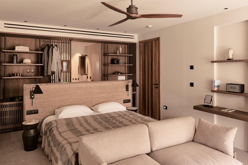 Theros All Suite Hotel 43