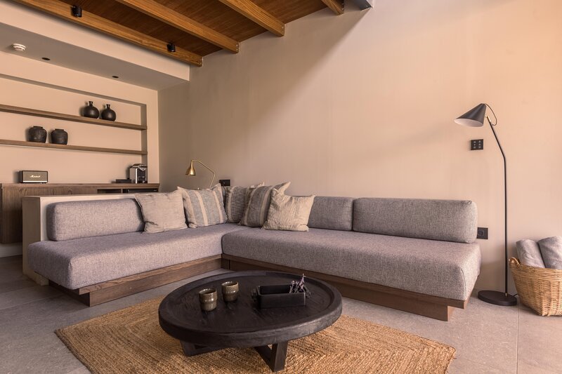 Theros All Suite Hotel 54
