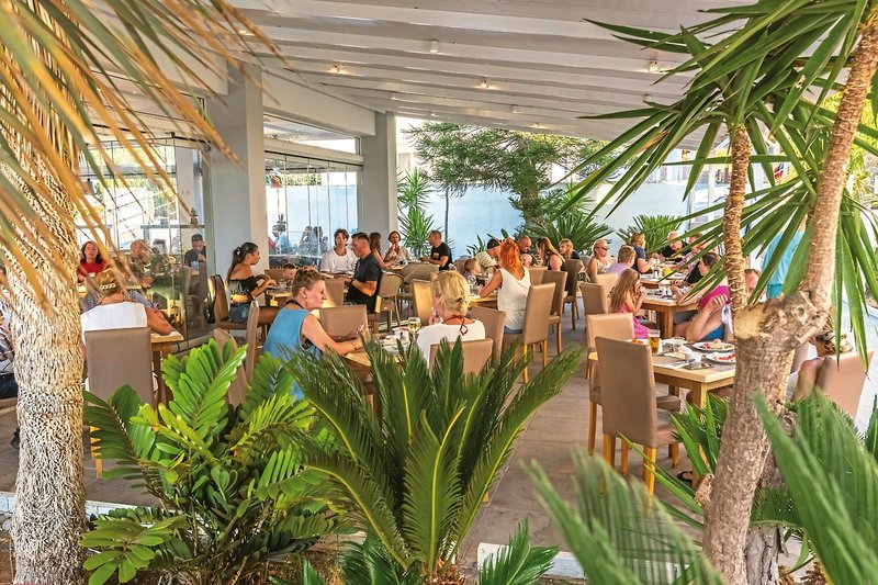 PefkosBreeze Family Resort & Spa 14