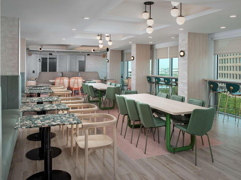 Tru by Hilton Miami Airport South Blue Lagoon 11