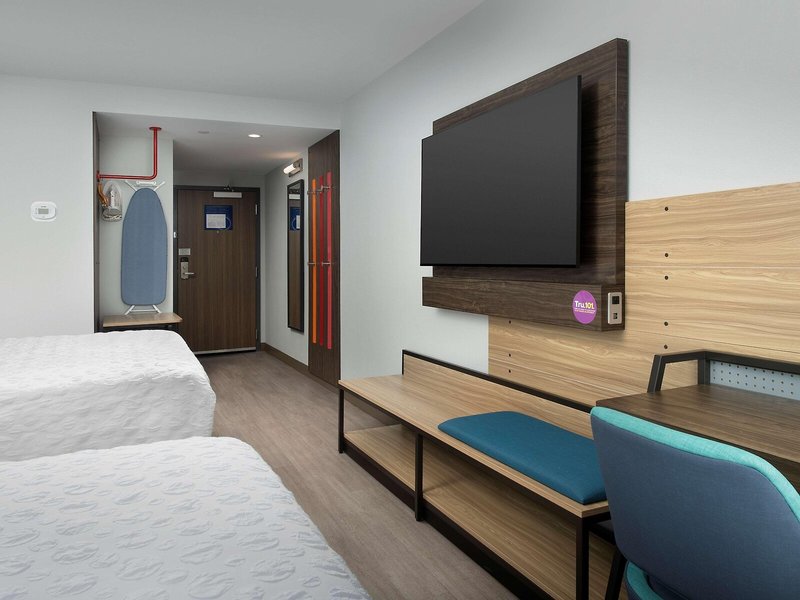 Tru by Hilton Miami Airport South Blue Lagoon 19