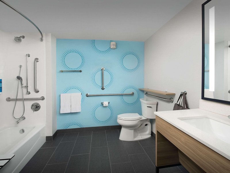 Tru by Hilton Miami Airport South Blue Lagoon 26