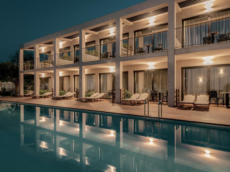 New Beach Hotel 1