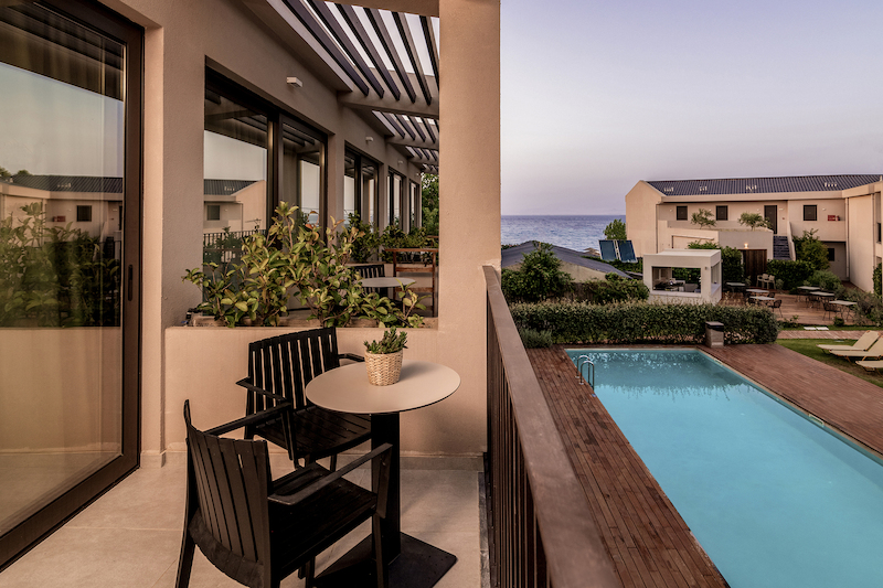 New Beach Hotel 8