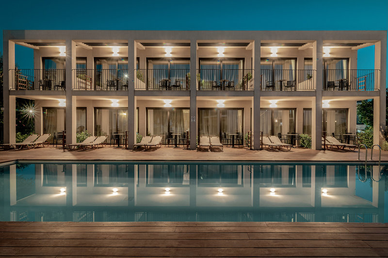 New Beach Hotel 1