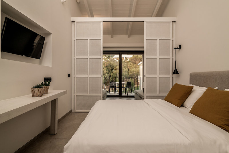 New Beach Hotel 4