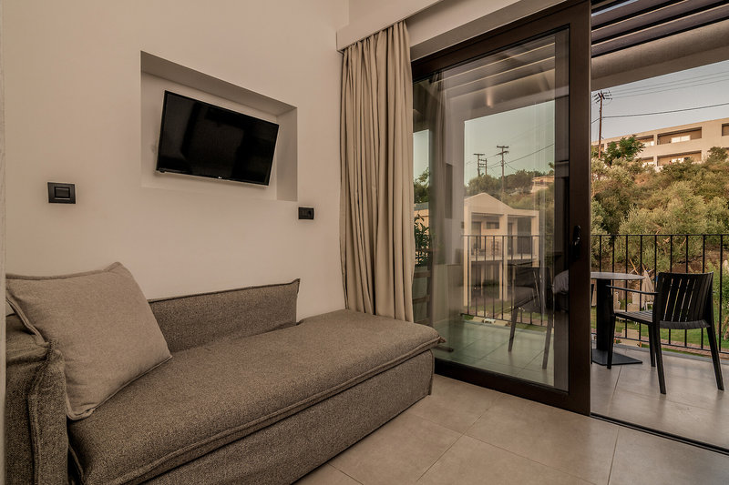 New Beach Hotel 5