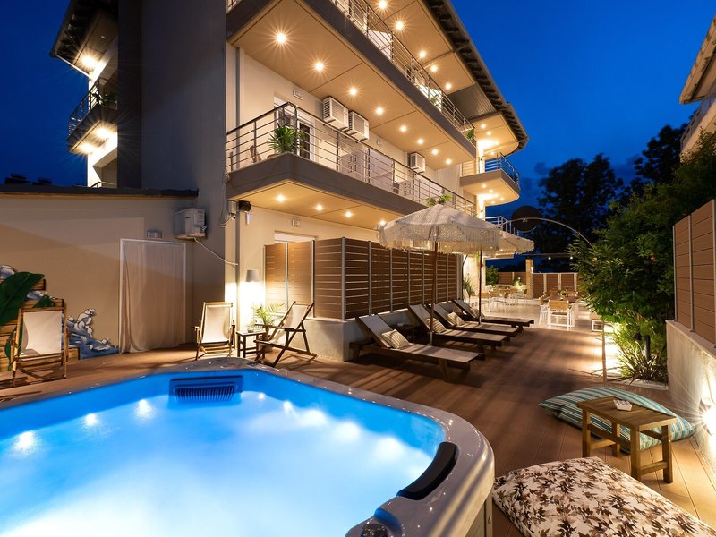 ELLE Rooms & Suites 8