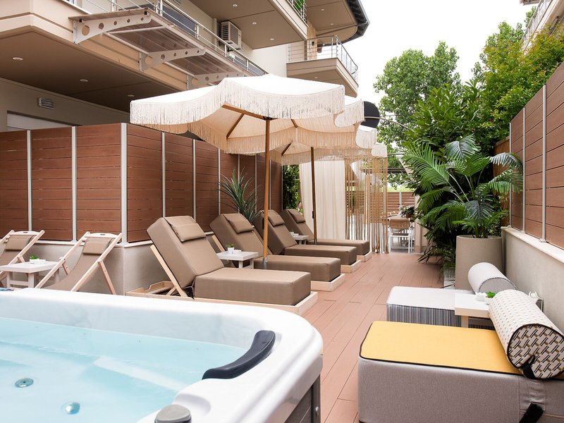 ELLE Rooms & Suites 11