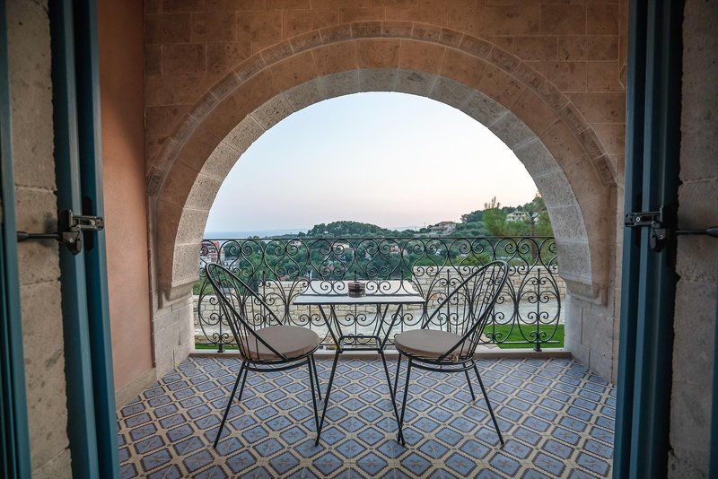 Elysium Living Parga 12