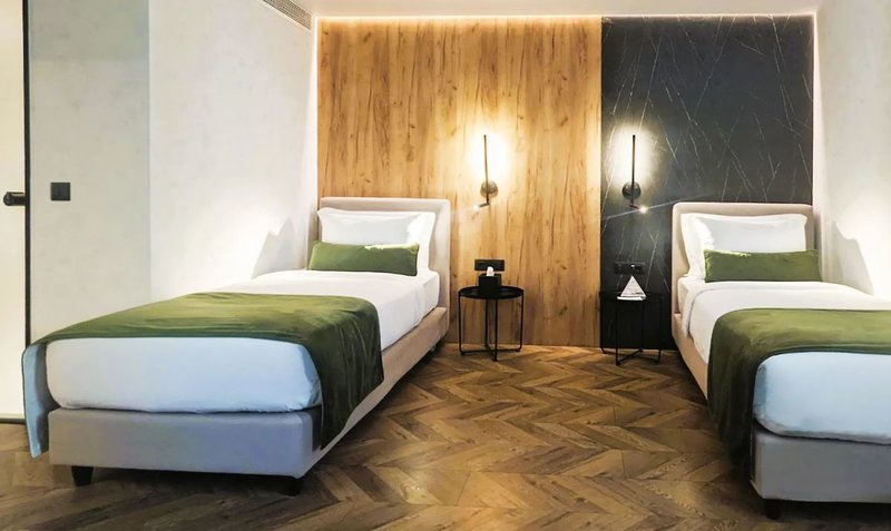 The Port Square Hotel 26