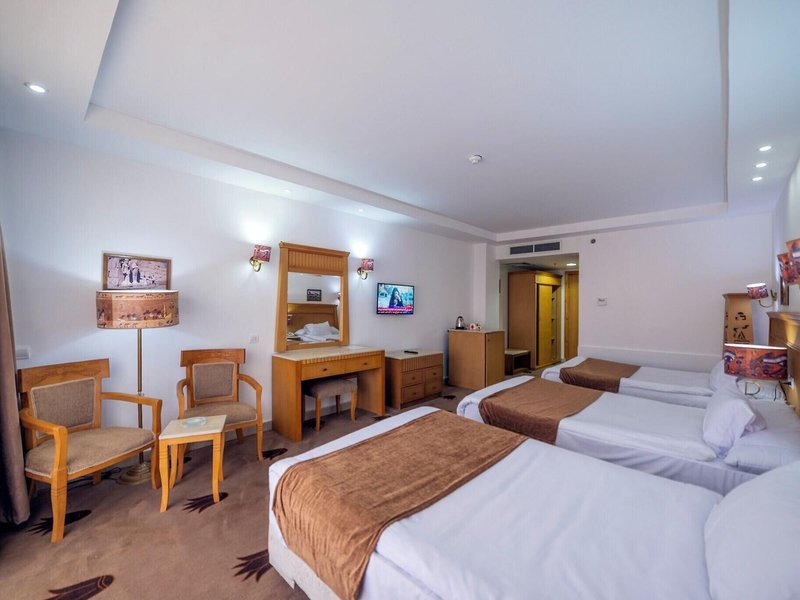 Regency Pyramids View 29