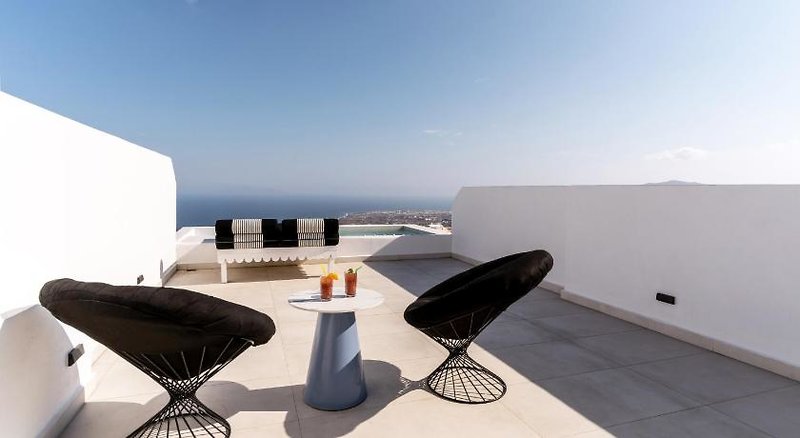 Cresanto Luxury Suites 1