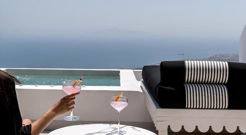 Cresanto Luxury Suites 2