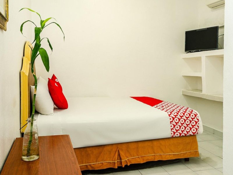 Hotel Cabo Del Sur by OYO Rooms 8