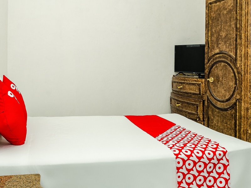 Hotel Cabo Del Sur by OYO Rooms 11