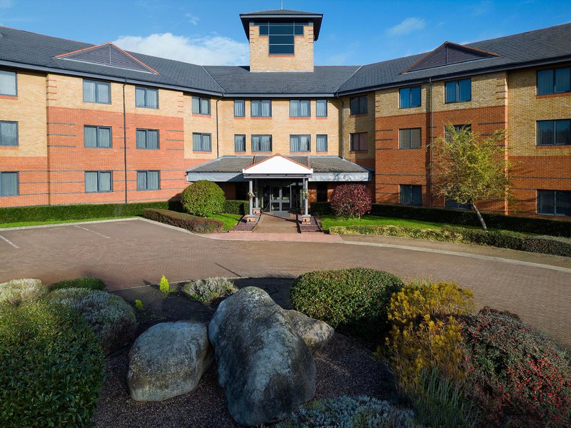 Delta Hotels Huntingdon 1 - Exterior