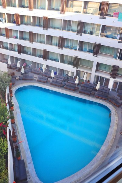 Continental Hotel Apartments 10